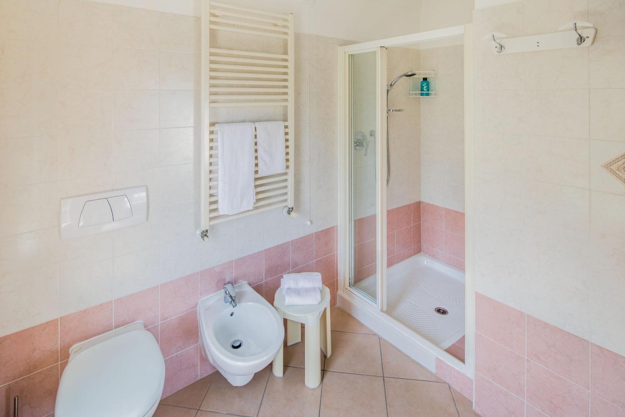 Hotel Tritone Laigueglia Kültér fotó